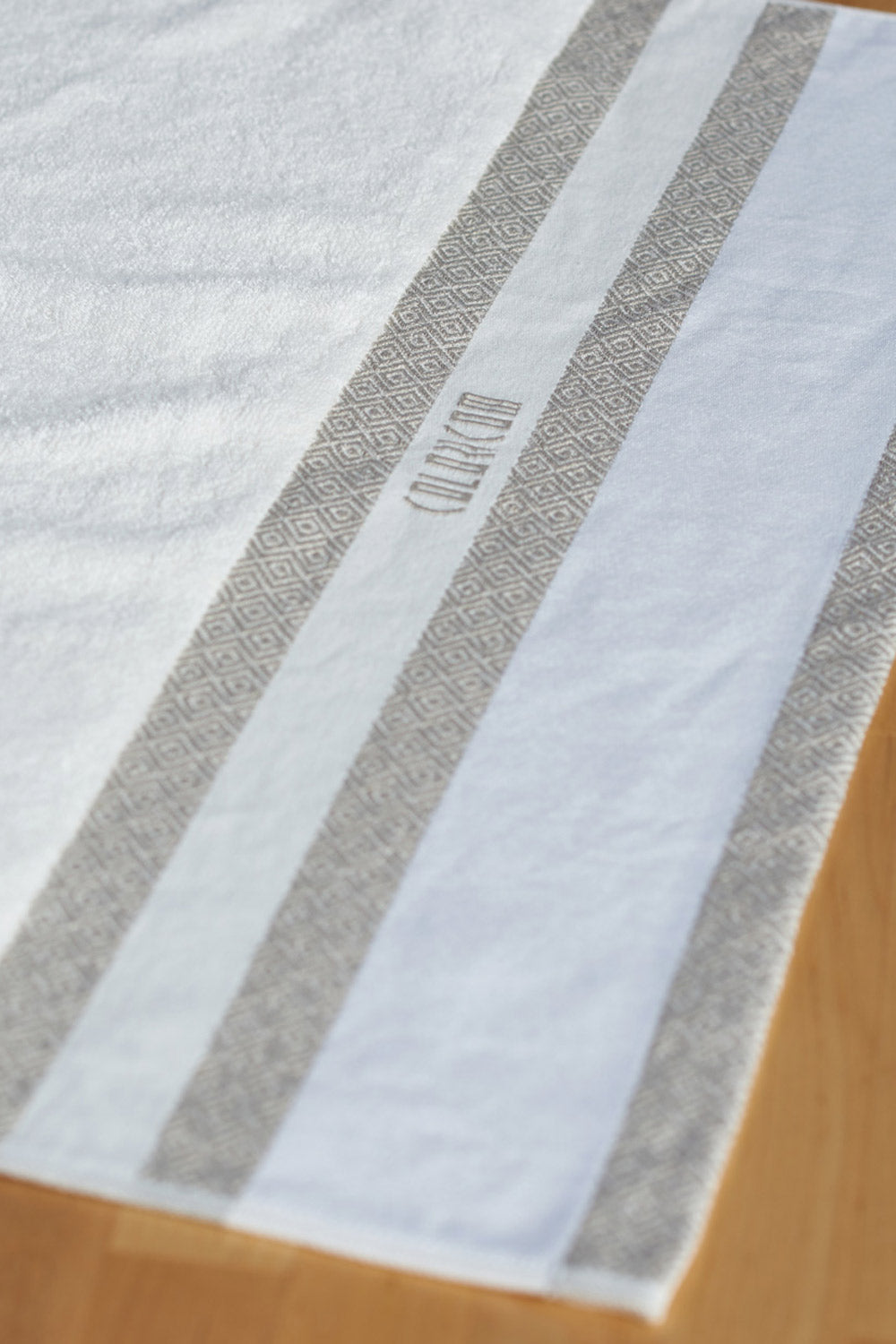 3D Ivory Bath Towel (SIZE 27"X 53")